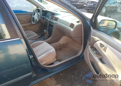 1998 Toyota Camry Le z USA, uszkodzony, nr VIN 4T1BG22KXWU386728